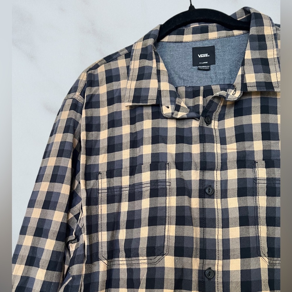 Men’s XL Button Down